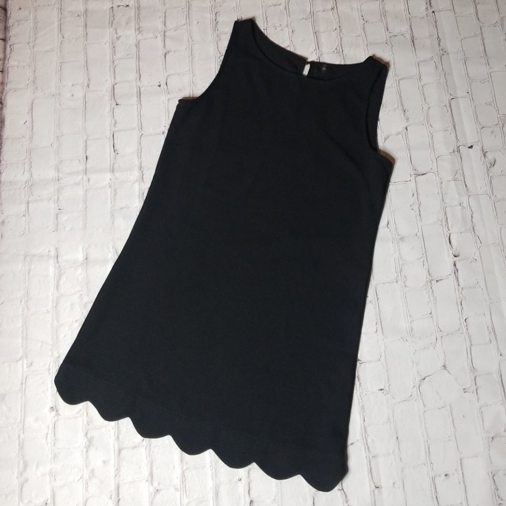 Scalloped Hem Sleeveless Black Mini Dress